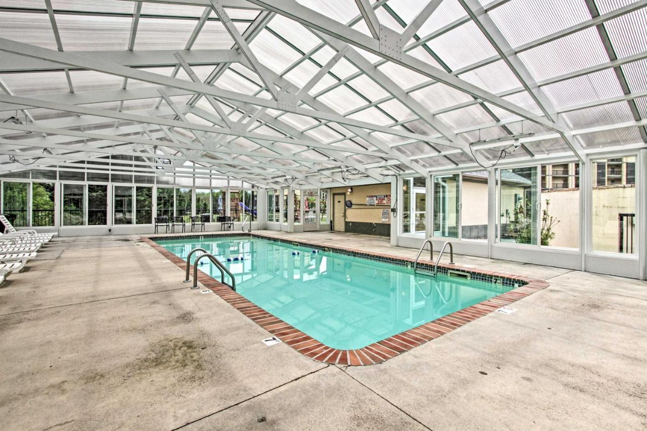 Downtown Pigeon Forge Condo With Pool Access! Luaran gambar